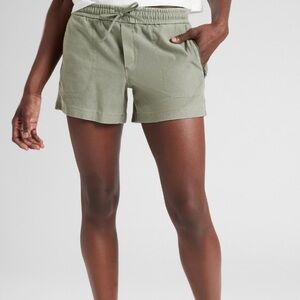 Athleta Farallon Shorts 4” Drawstring Pockets Vintage Palm Green 2